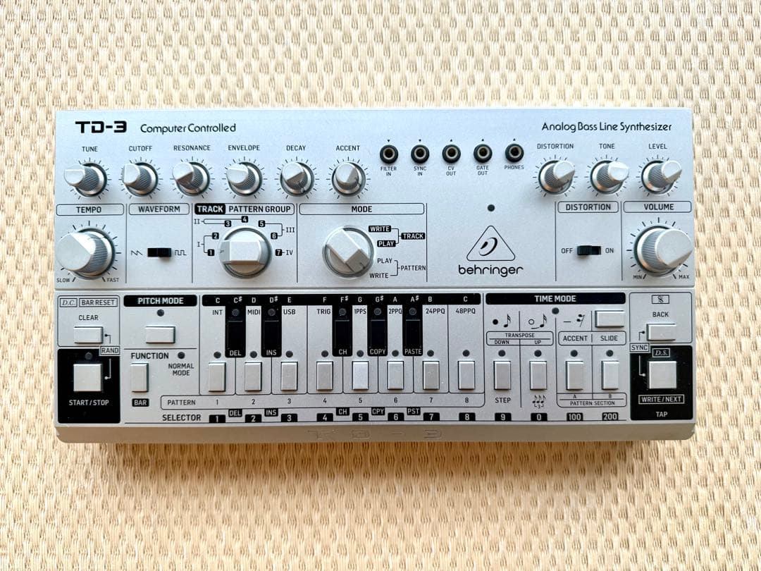 Behringer TD-3 アナログベースラインシンセサイザー