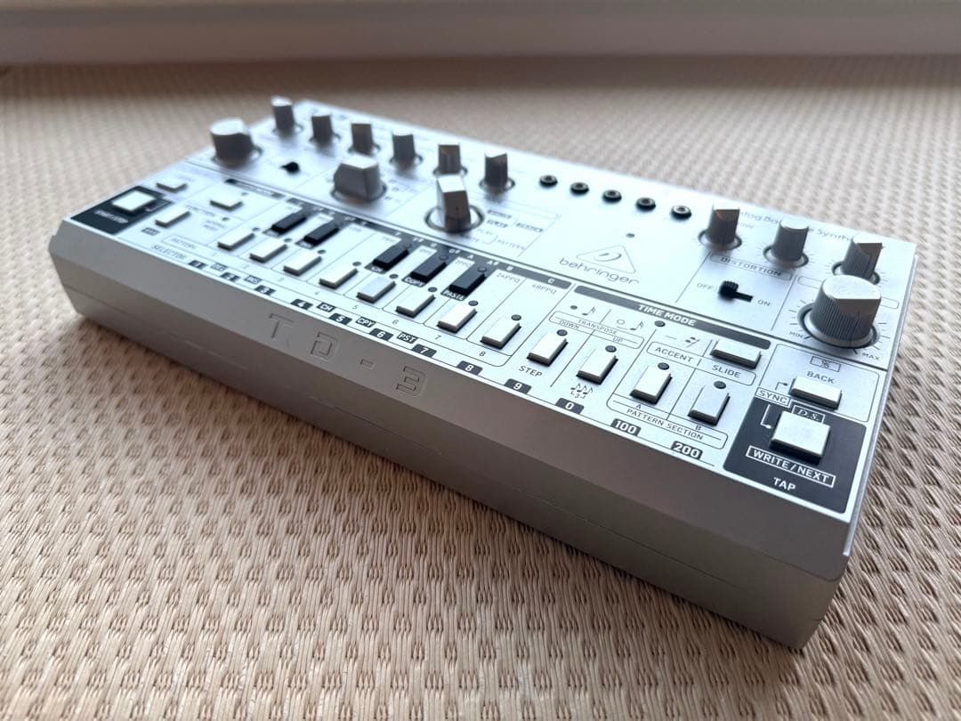 Behringer TD-3 アナログベースラインシンセサイザー