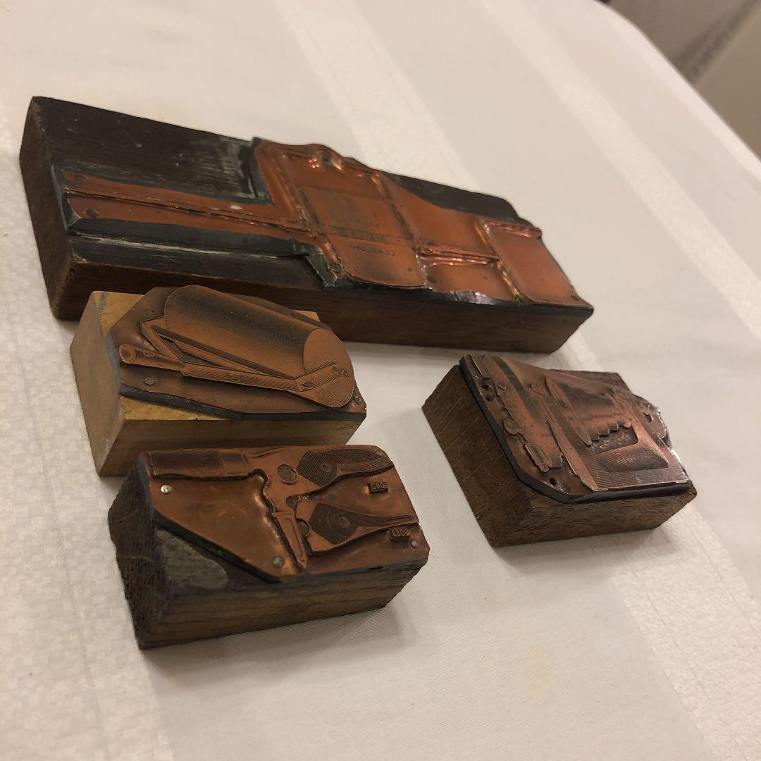 イギリス　アンティーク　印刷用スタンプ　真鍮と木材　４点セット