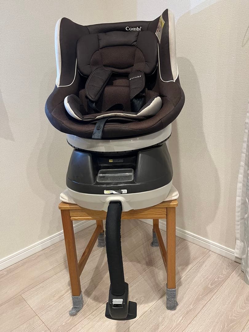 Combi チャイルドシート ネルームlite ef