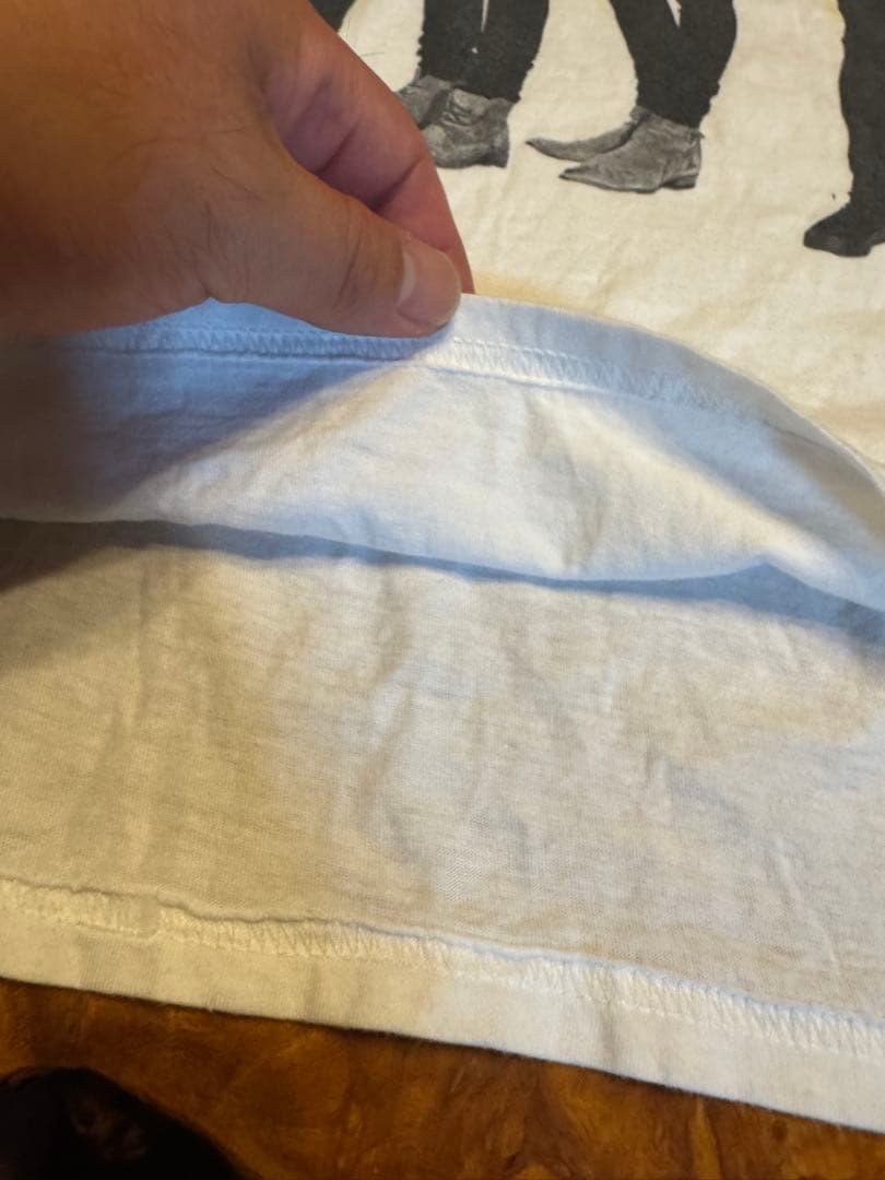 ワンダイレクションGILDAN白正規オリジナルツアーT、Mコピーライト入り