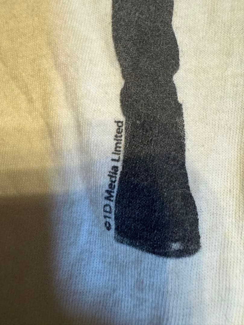 ワンダイレクションGILDAN白正規オリジナルツアーT、Mコピーライト入り