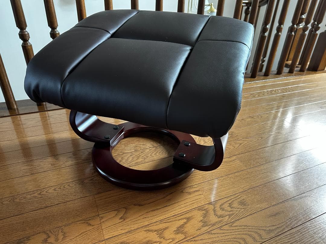 Roberto　(ロベルト） ブラウン クッション付きオットマン