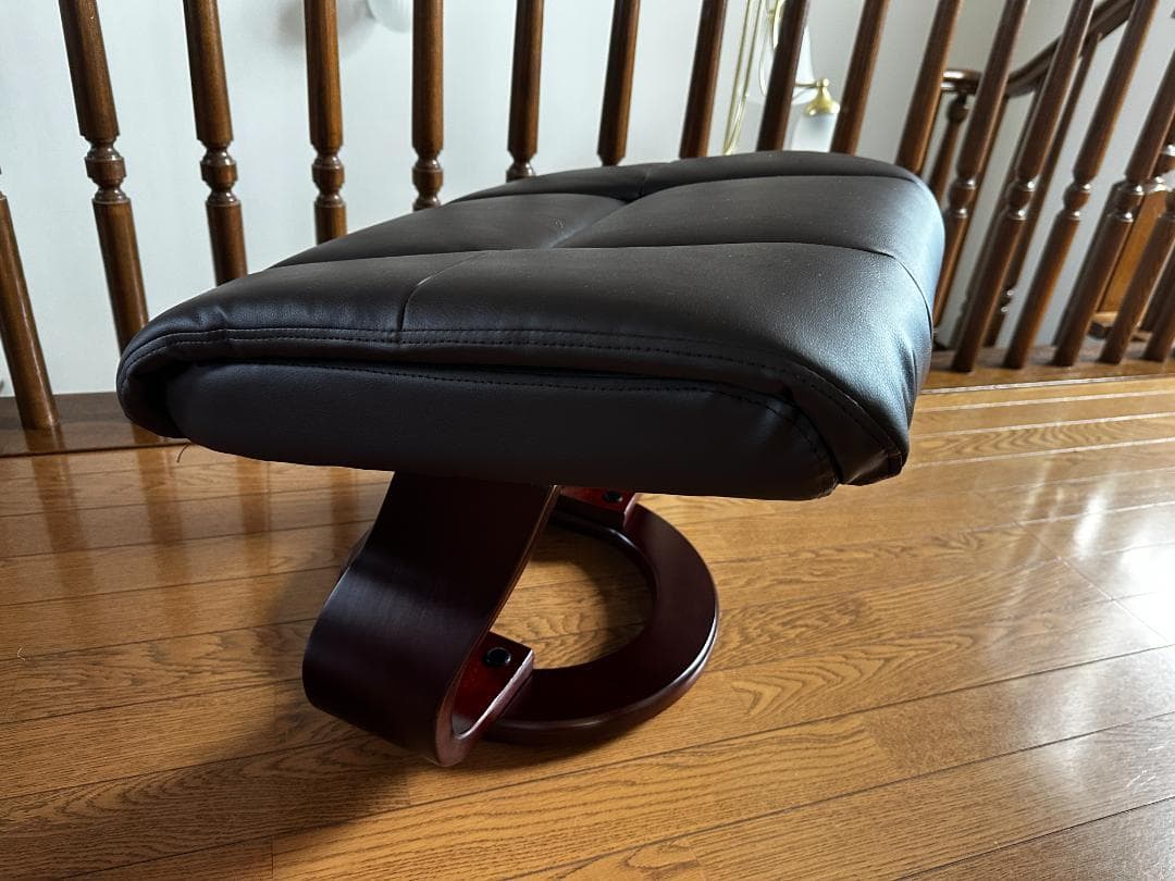 Roberto　(ロベルト） ブラウン クッション付きオットマン