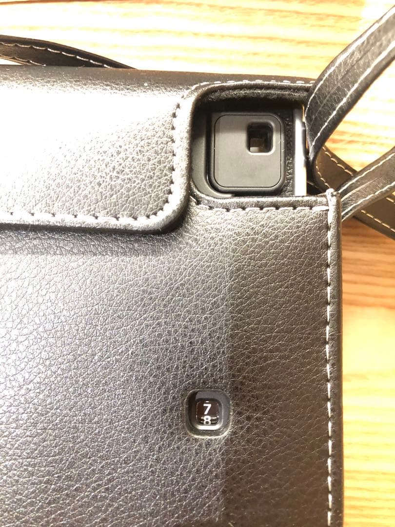 Fujifilm instax mini カメラと専用ケース フィルムはおまけ。