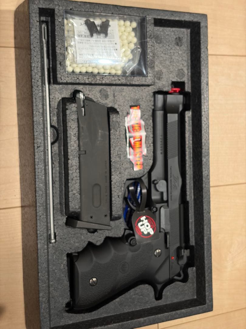 東京マルイ M92F クロームステンレス/ブラック ガスガン 二丁銃