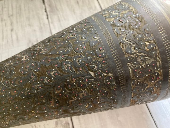 中国美術　古銅製　骨董品　中国花瓶　　　鉄製手彫り花瓶　壺　アンティーク