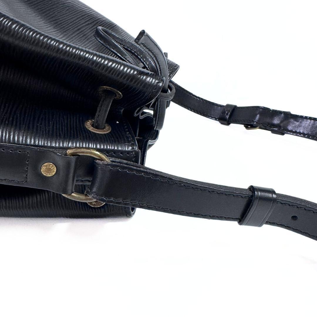 ルイヴィトン エピ プチノエ 巾着 ショルダーバッグ 黒 M44102