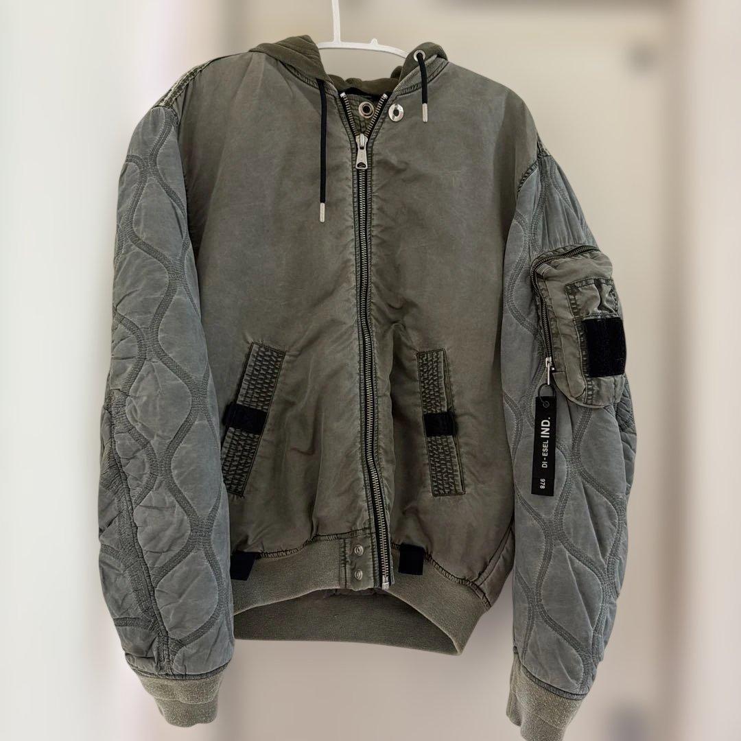 ディーゼルブルゾン　カーキ色