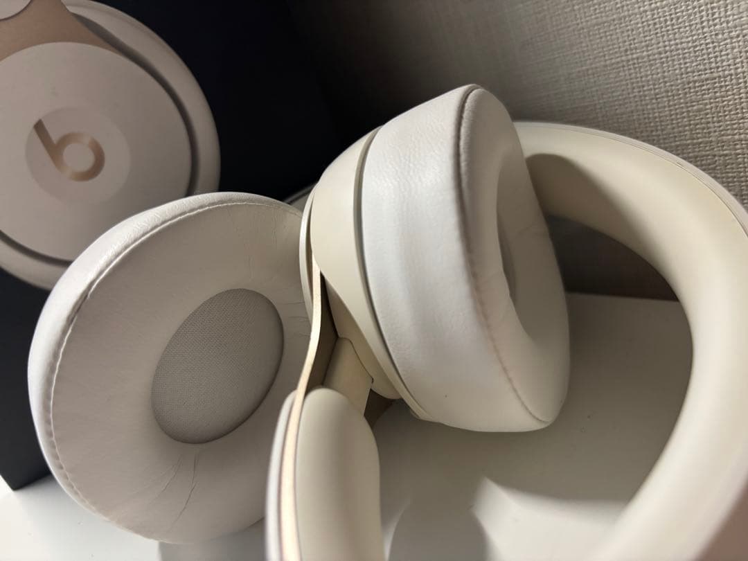 Beats Solo Pro ワイヤレスヘッドホン ホワイト