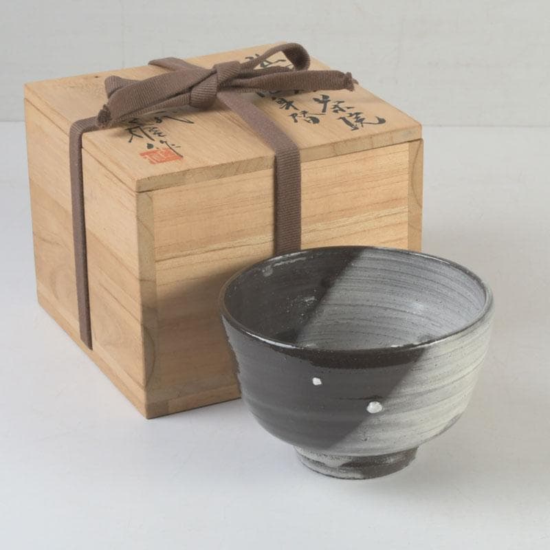 茶道具　出雲焼　十一代　長岡空権作　片身替　茶碗　共箱　V　9739