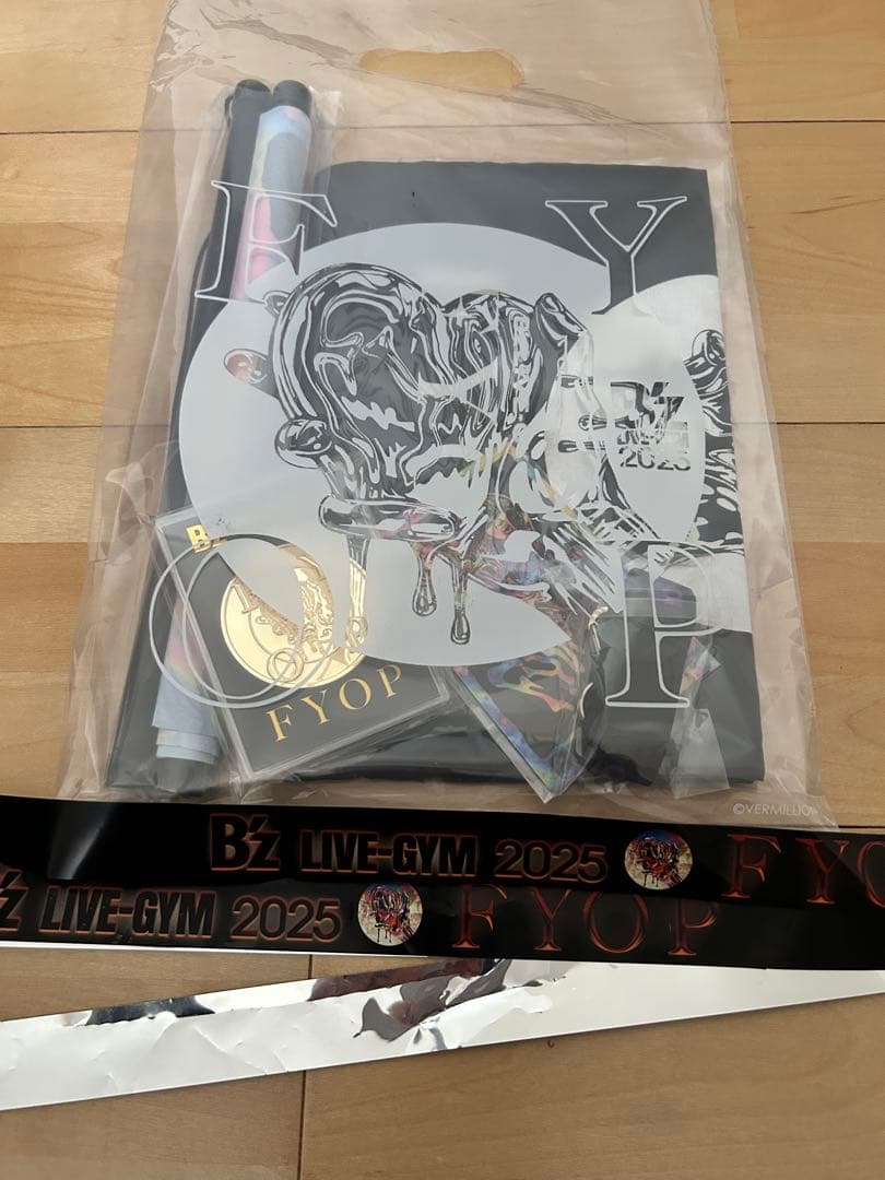 B'z　FYOP PREMIUM席　オリジナルグッズ　➕銀テ