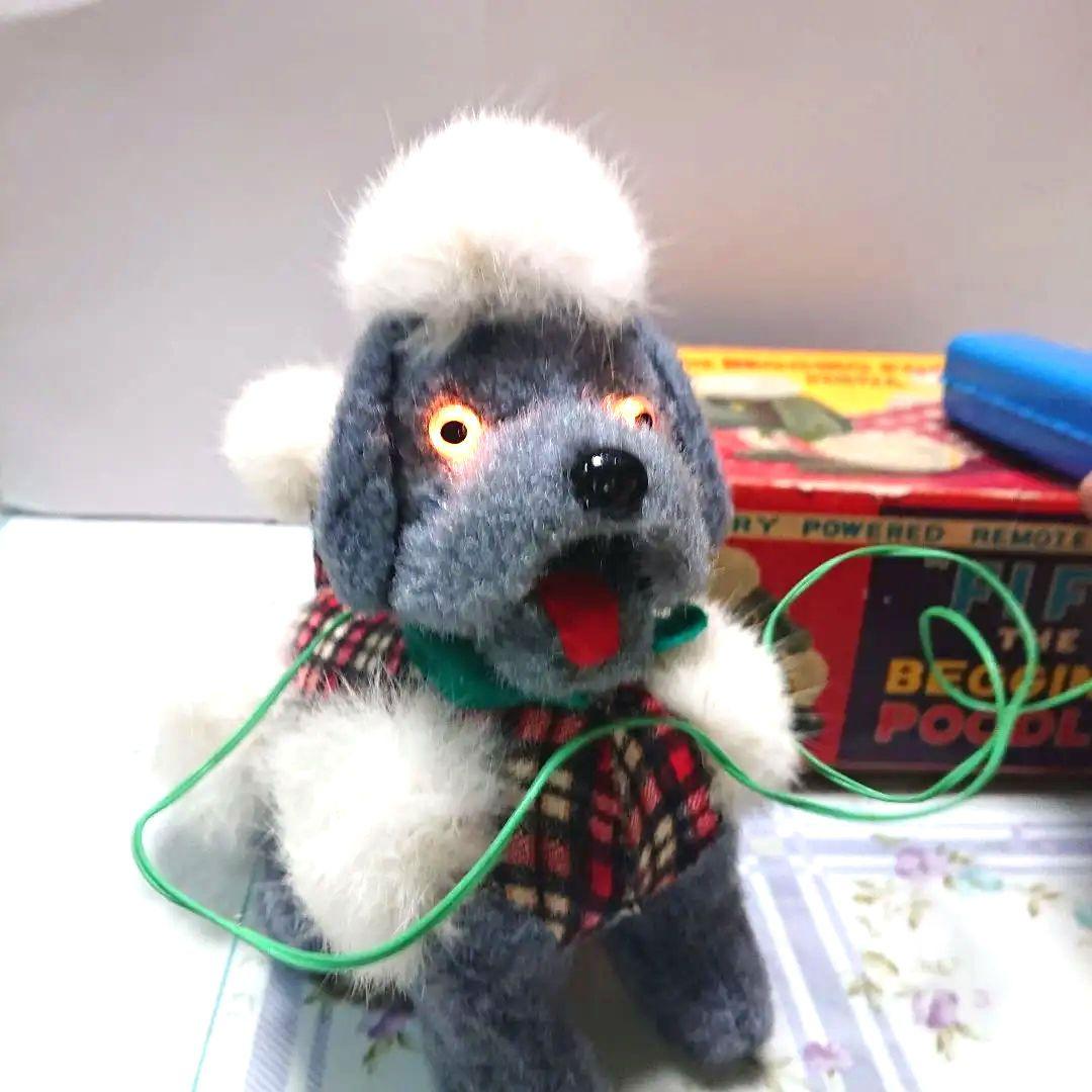 昭和レトロ、ブリキの有線リモコン犬のおもちゃ