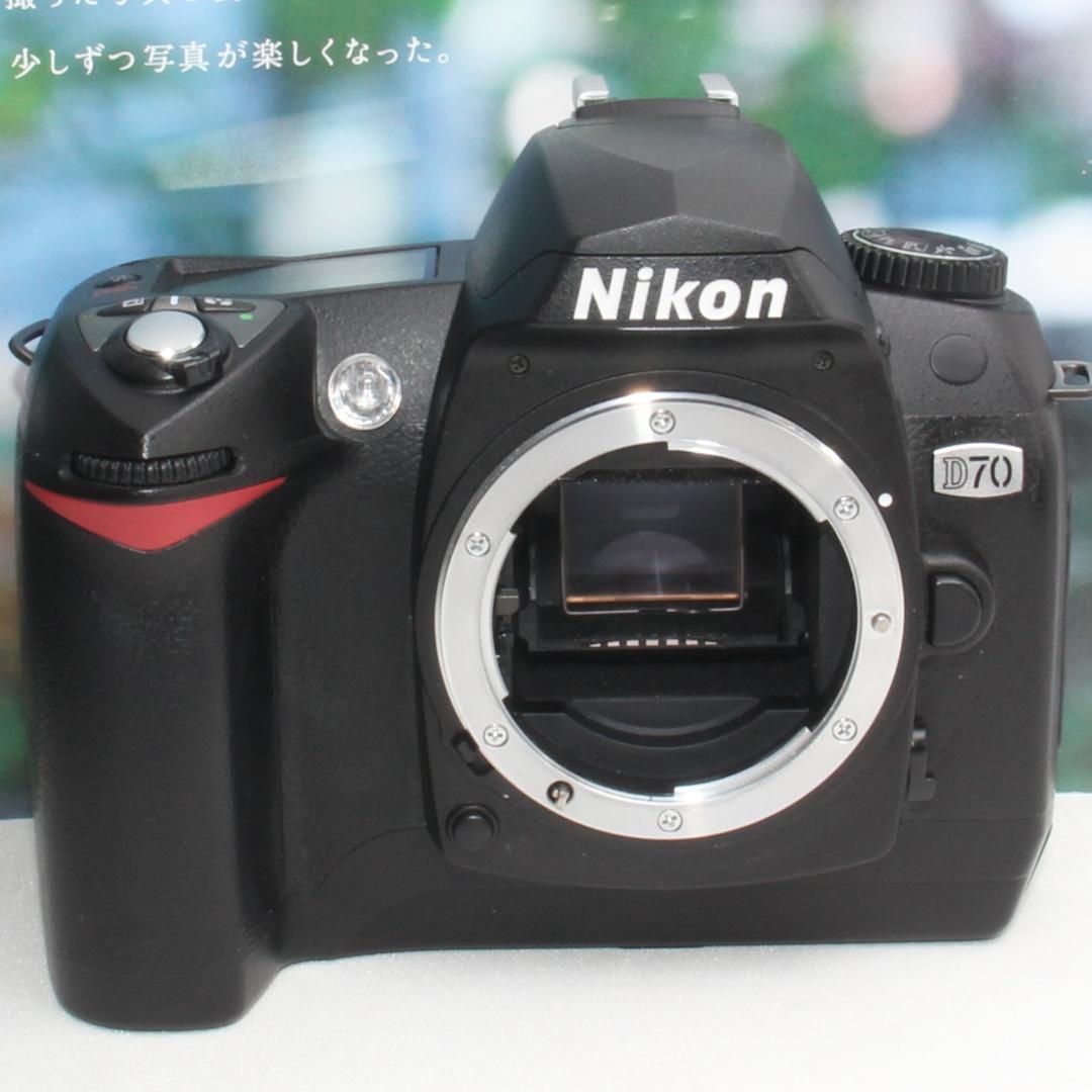❤️近遠対応の万能レンズ&新品カメラバッグ付き❤️ニコン D70❤️