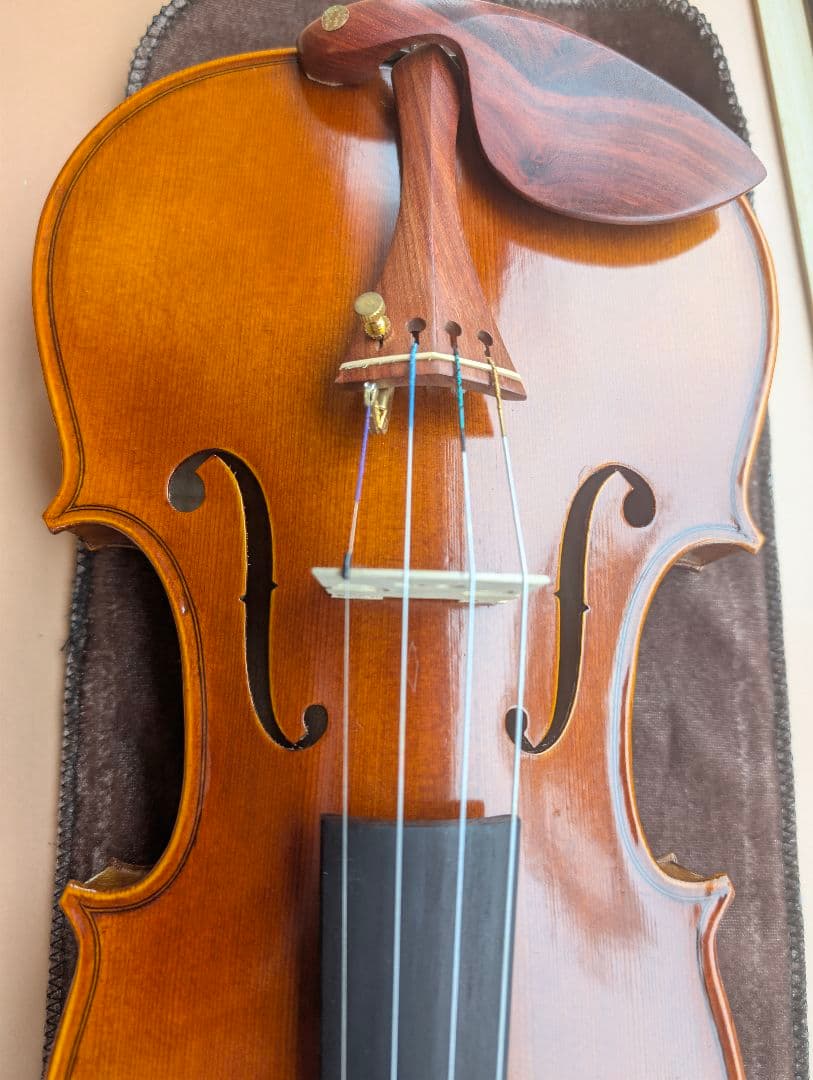 【ほぼ新品・使用30分のみ】工房製4/4バイオリン ケース、弓2本など付属品多数