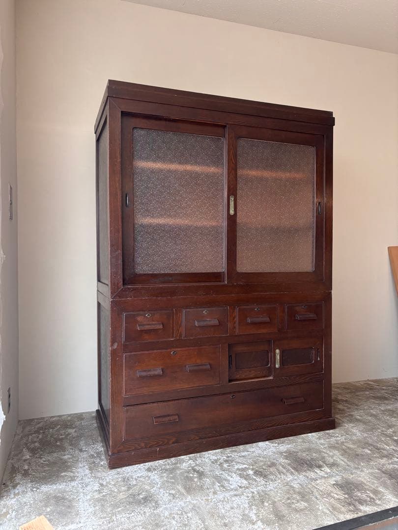 古い水屋箪笥　食器棚　ガラス棚　本棚　ガラスケース　木製箪笥 和家具　天然木