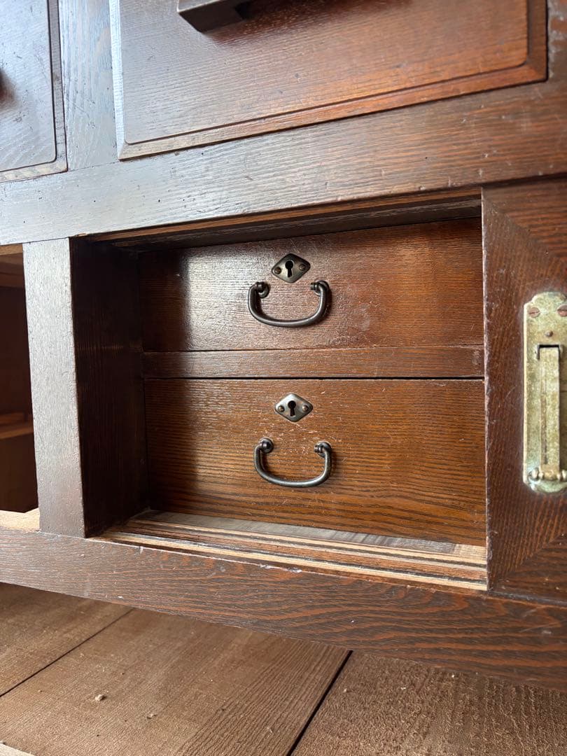 古い水屋箪笥　食器棚　ガラス棚　本棚　ガラスケース　木製箪笥 和家具　天然木