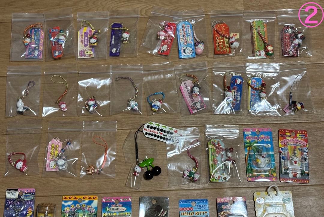 【合馬公式アカウント1】ハローキティ ご当地ストラップ 140個+おまけ
