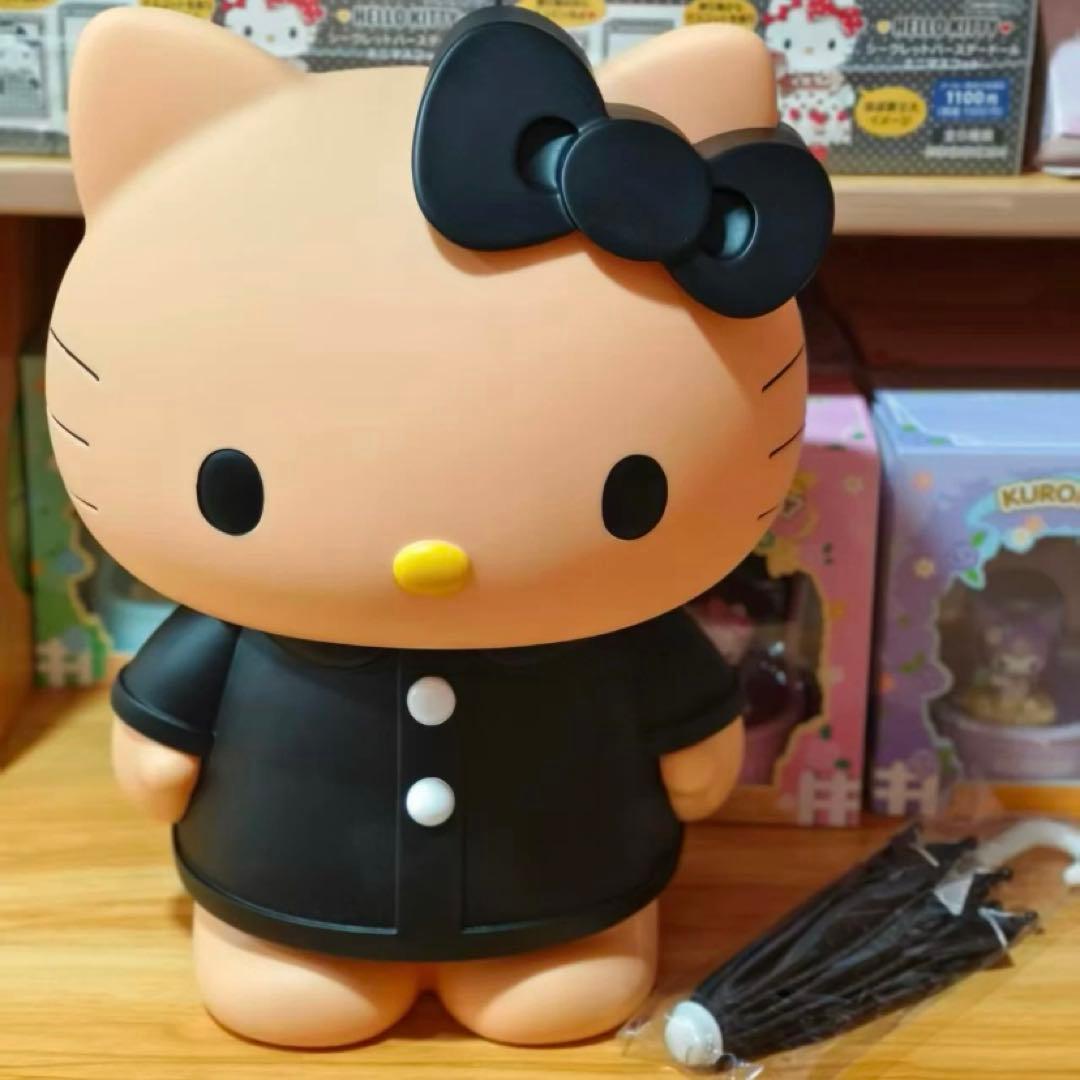 ハローキティ 黒いコート PVC貯金箱
