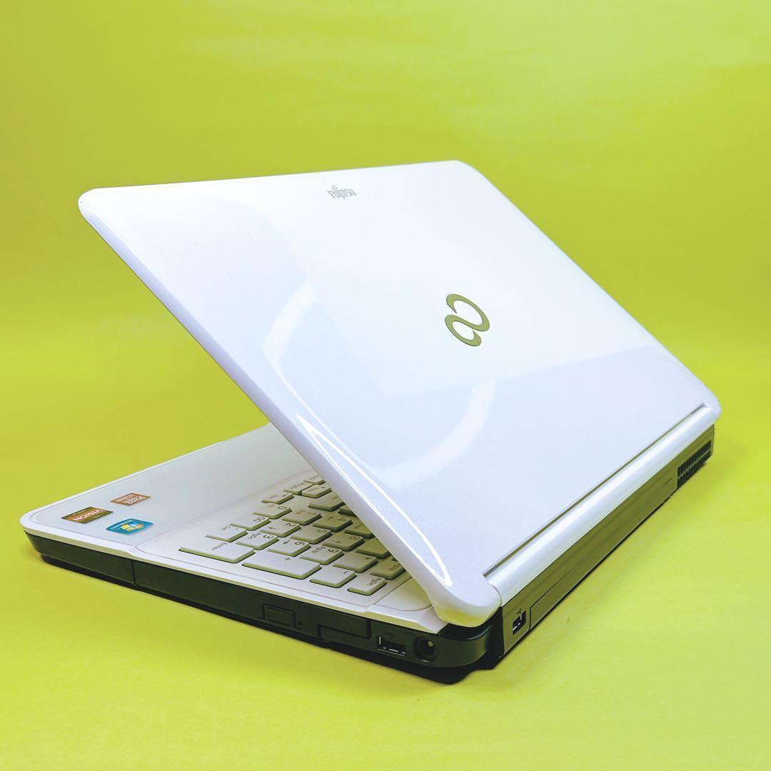 新品SSD1TB⭐️16GB カメラ付きノートパソコン オフィス 富士通 白