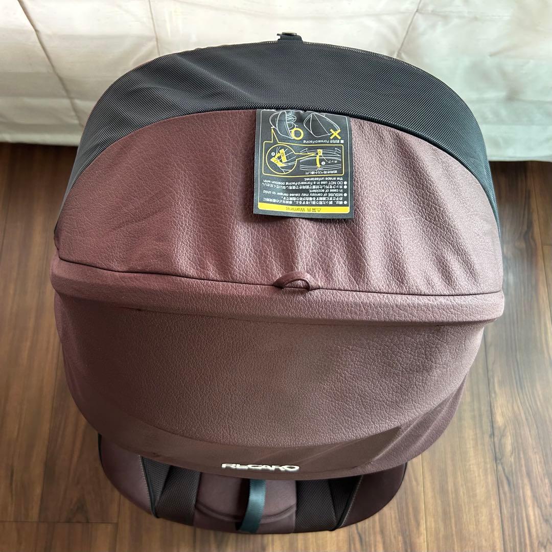 レカロチャイルドシート スタートイクス フィットマット付き