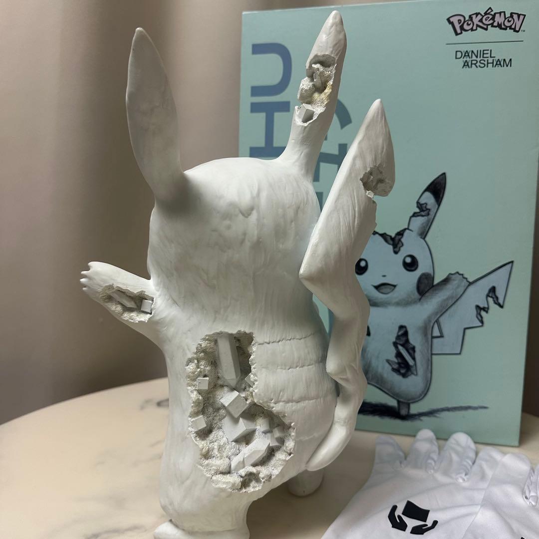 Daniel Arsham × Pokémonダニエルアーシャム ピカチュー　青