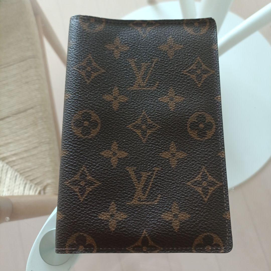 Louis Vuitton モノグラム 旧サイズのパスポートケース