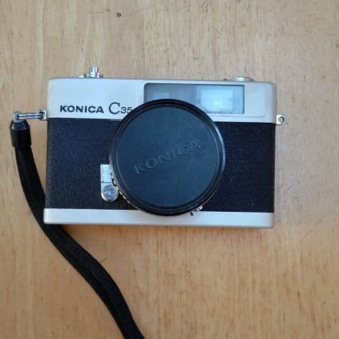 コニカC35