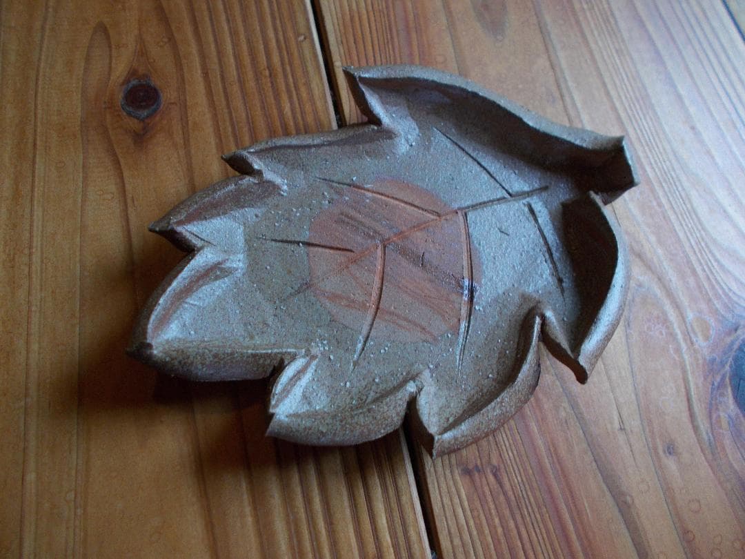 備前焼⑮　葉型小皿５個組　ゴマ、緋襷　松笠浩三？　【24】