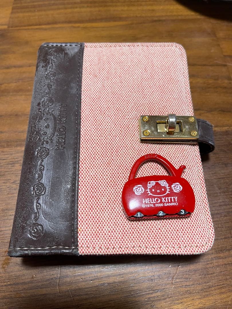 ハローキティ　超希少✨　スケジュール帳　鍵付き　手帳　キティちゃん　サンリオ