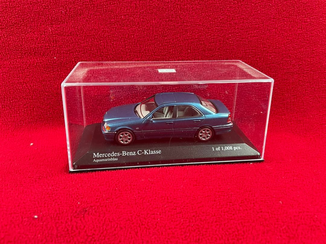 ミニチャンプス　メルセデスベンツ  Cクラス ) 1/43 ブルー　1997