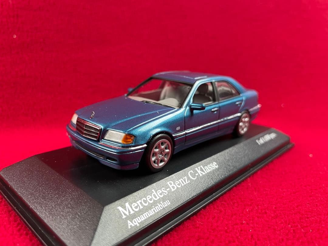 ミニチャンプス　メルセデスベンツ  Cクラス ) 1/43 ブルー　1997