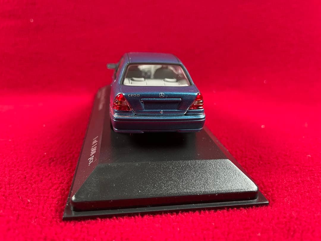 ミニチャンプス　メルセデスベンツ  Cクラス ) 1/43 ブルー　1997