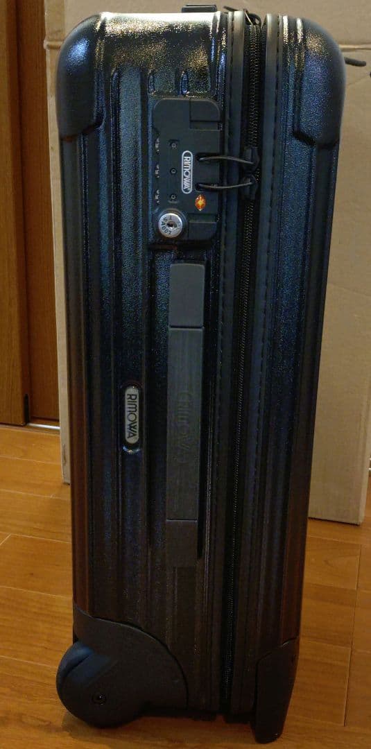 ☆新品、未使用☆RIMOWA 中型キャリーケース ブラック　35L