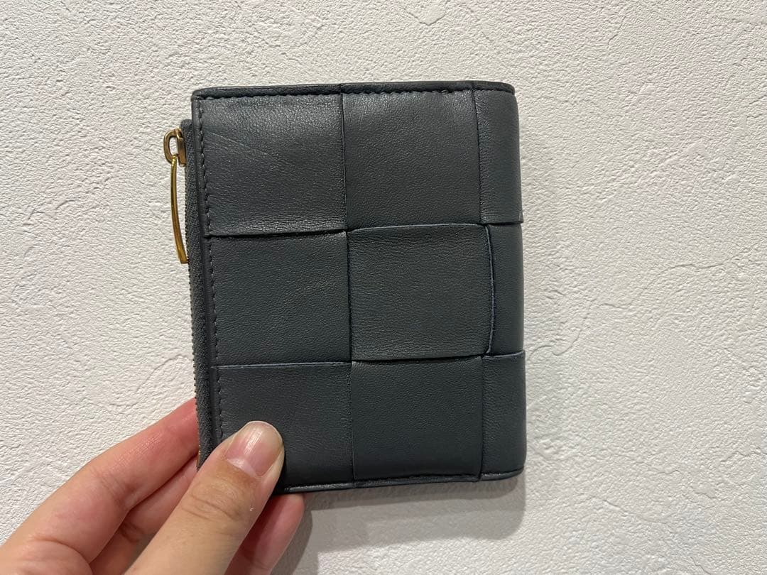 ボッテガヴェネタ　カセット　スモール　二つ折り財布　グレー