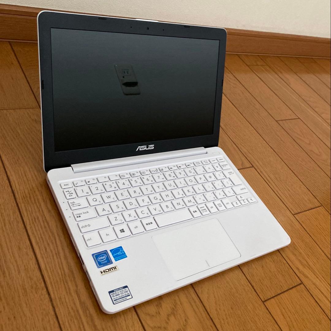 ASUSのノートパソコン