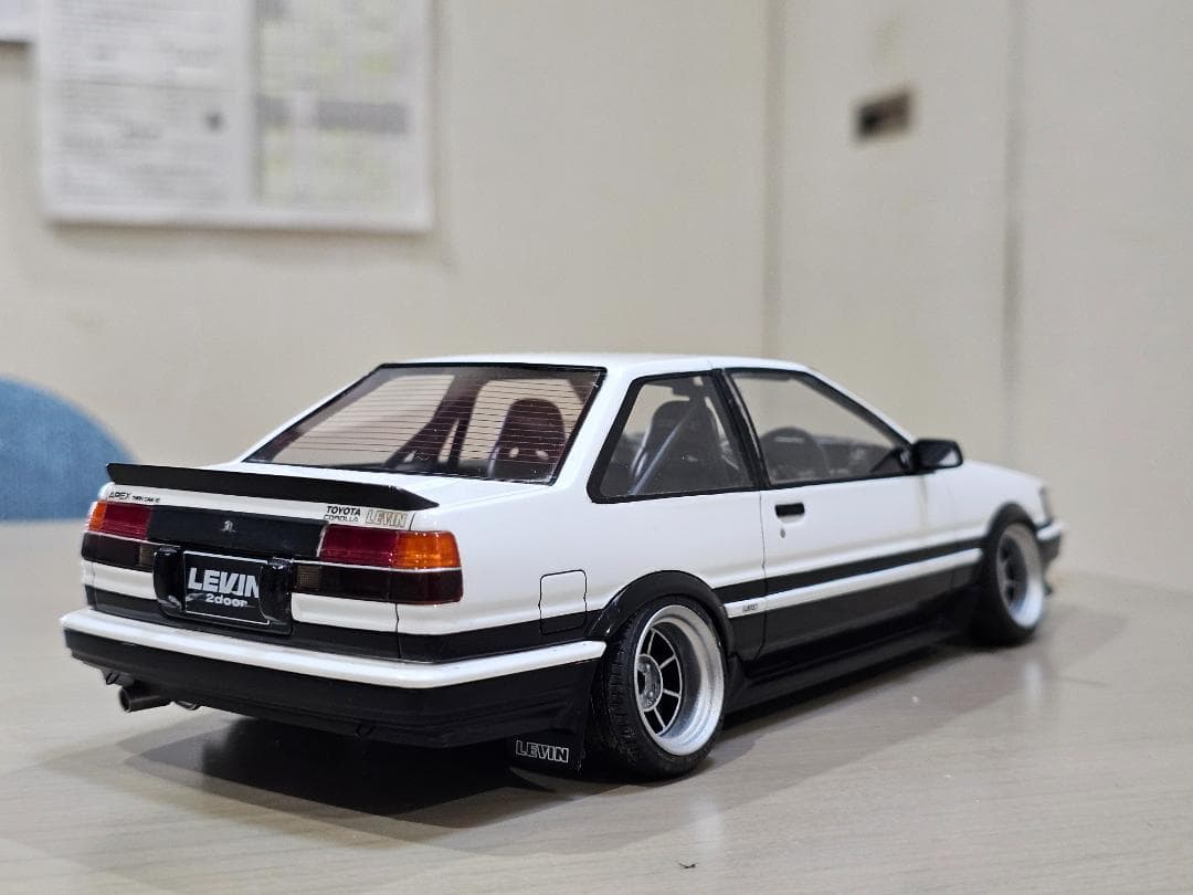 ignitionmodel　1/18　トヨタ　カローラ　レビン　GT-Apex