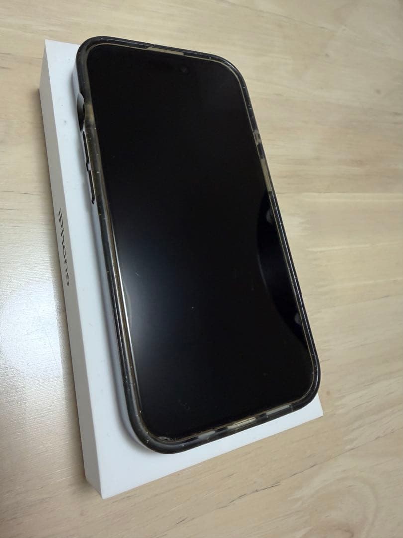 Apple iPhone 15Pro 256GB ブラックチタニウム　本体