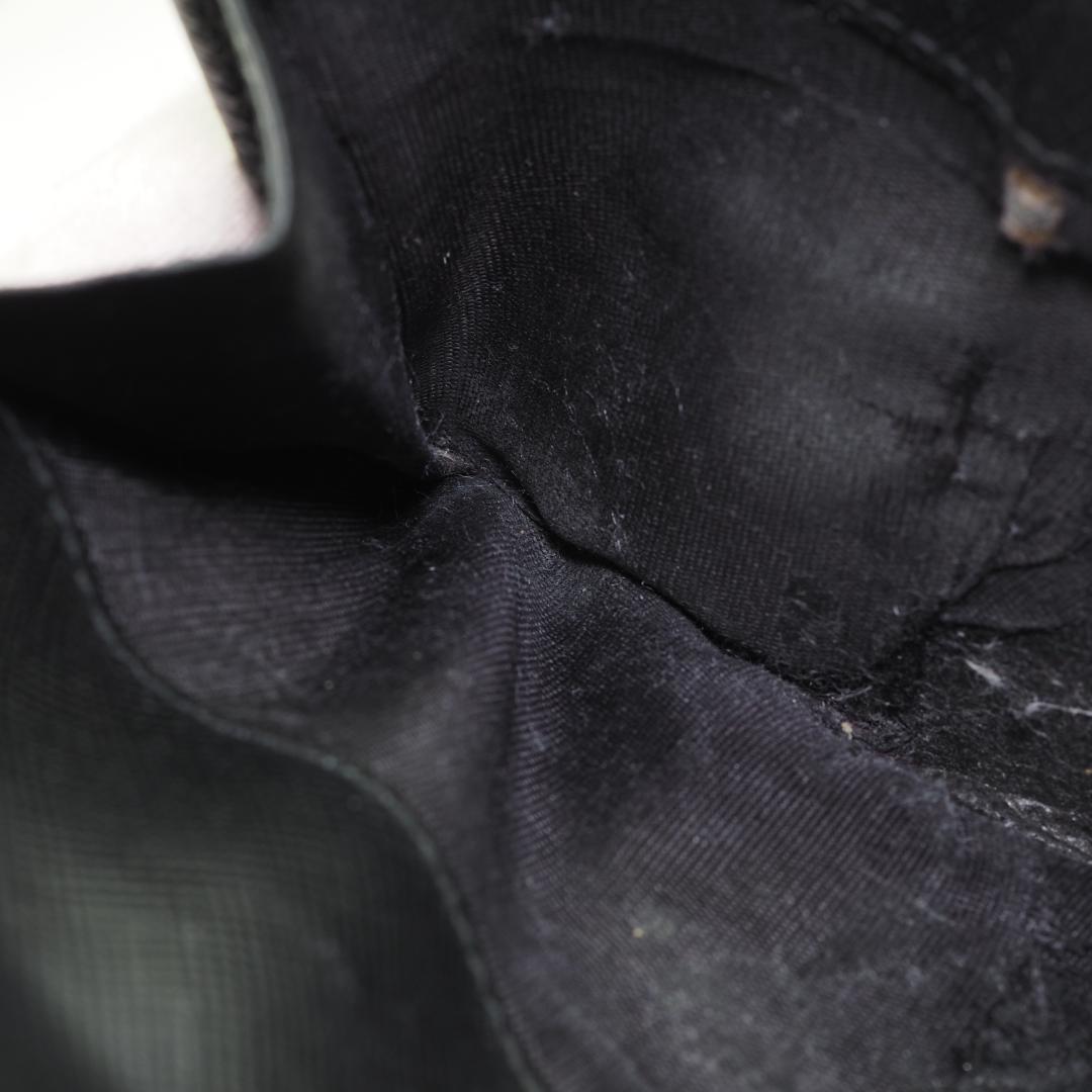 PRADA プラダ 二つ折り財布 サフィアーノ 三角ロゴ ブラック 黒