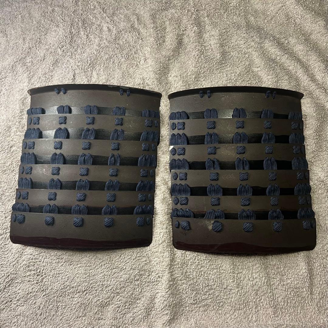 【日本 甲冑•等身大】 丸武工房製 【 袖 （一式） 】 鉄製 鎧•部品