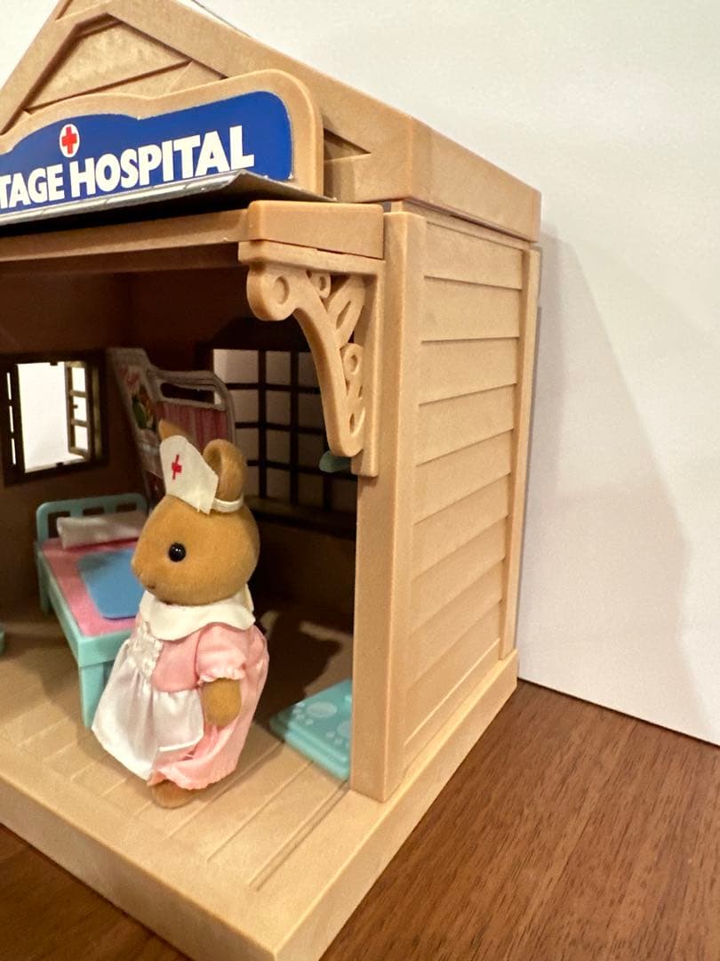 シルバニアファミリー　海外版　コテージホスピタル