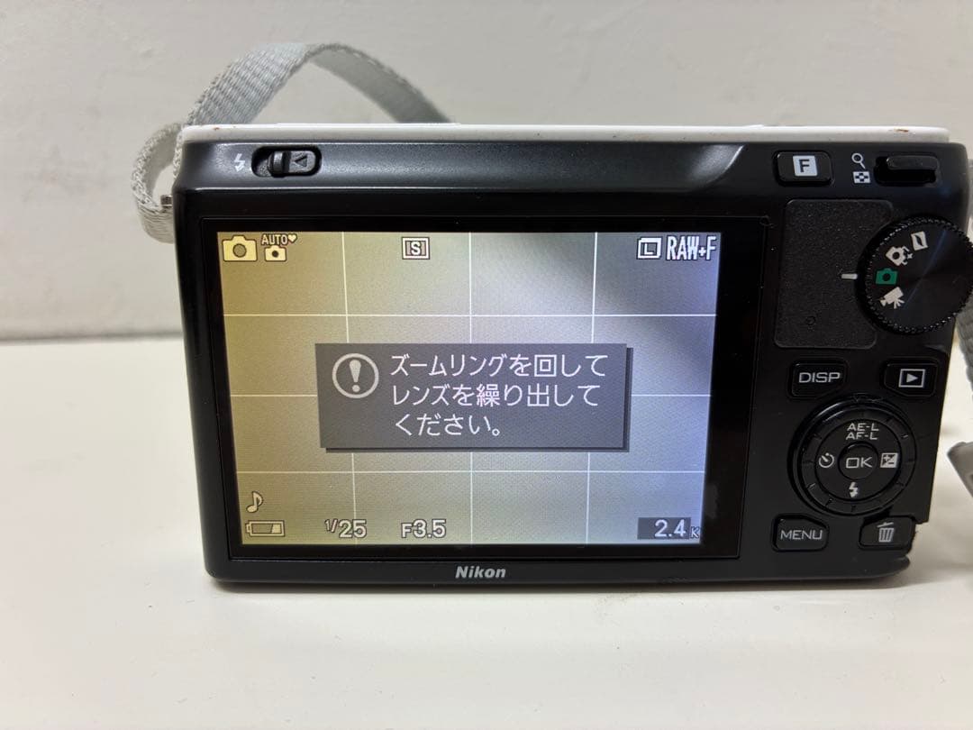 Nikon 1 J1 ホワイト ミラーレスカメラ