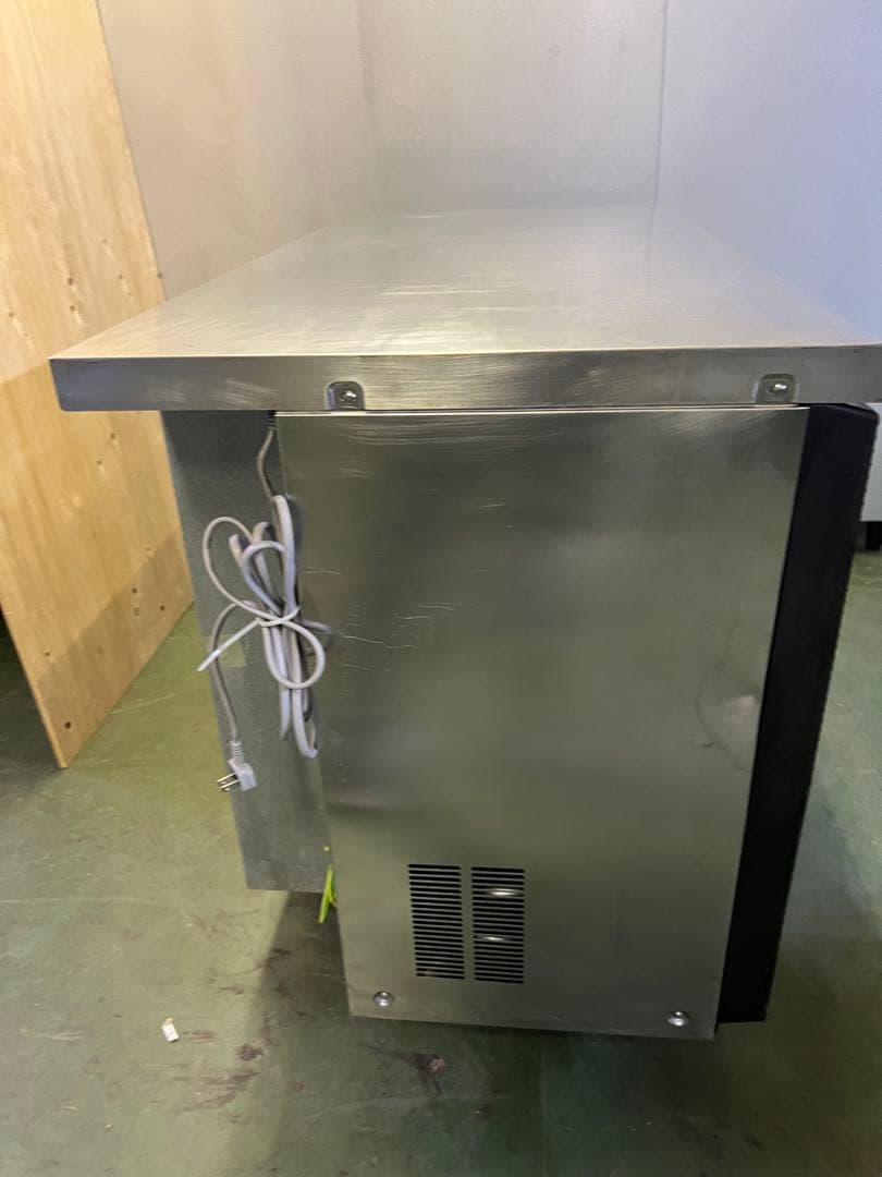 2013年 ホシザキテーブル形冷蔵庫 1200x600x800