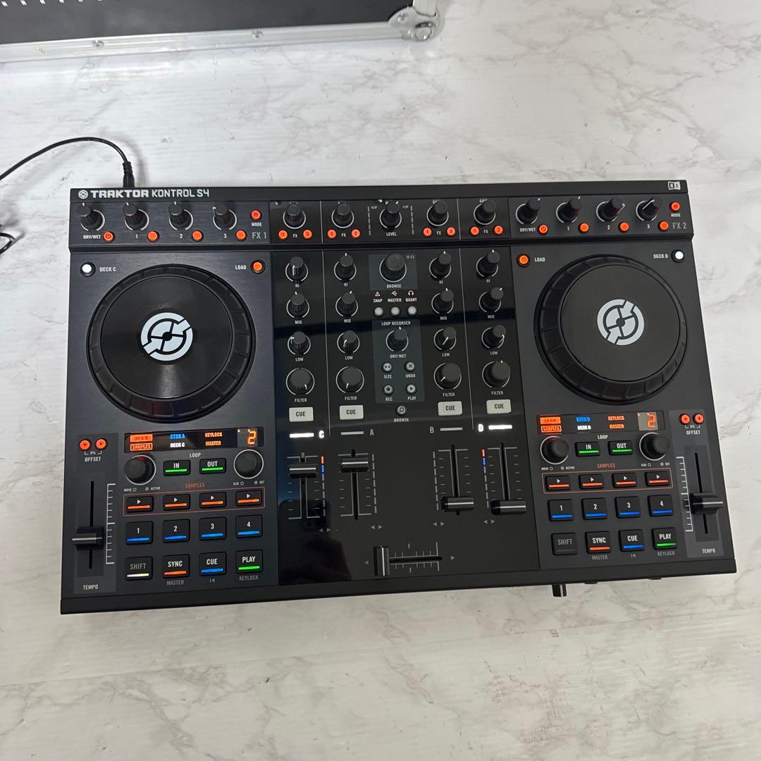 TRAKTOR KONTROL S4　DJコントローラー　専用フライトケース