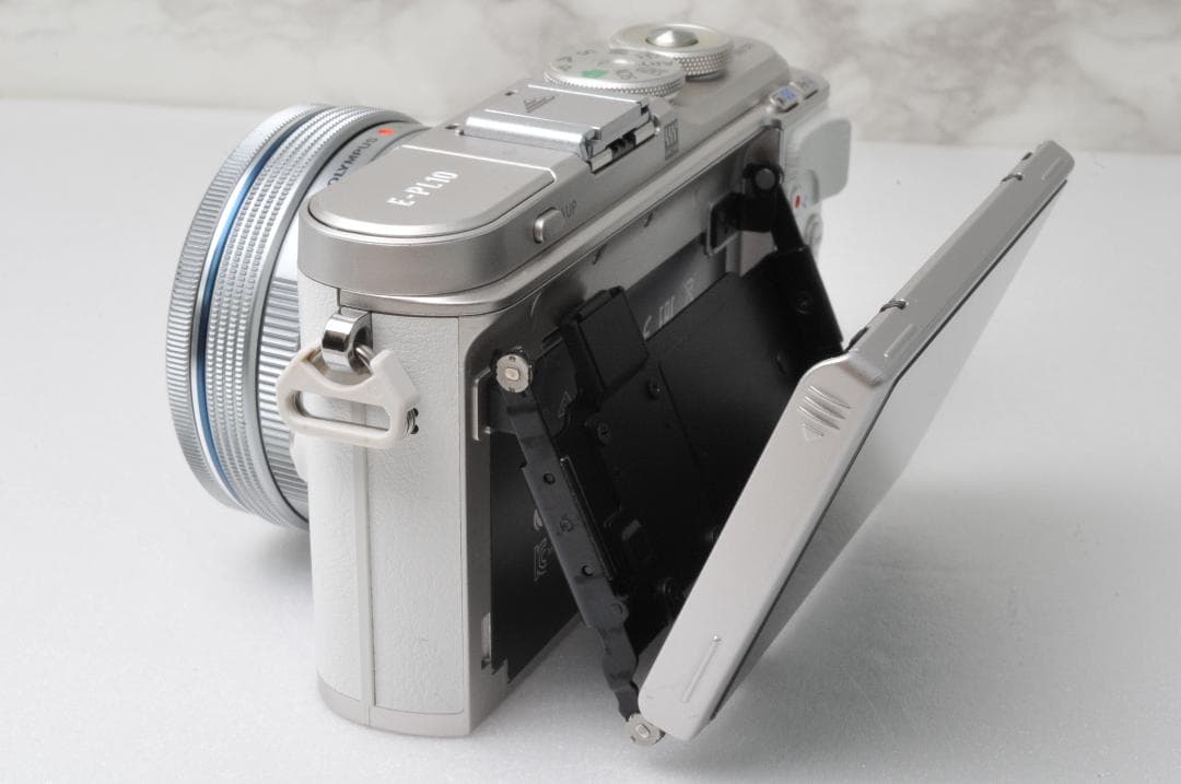 おしゃれ 大人気❣️OLYMPUS PEN E-PL10⭐️ホワイト