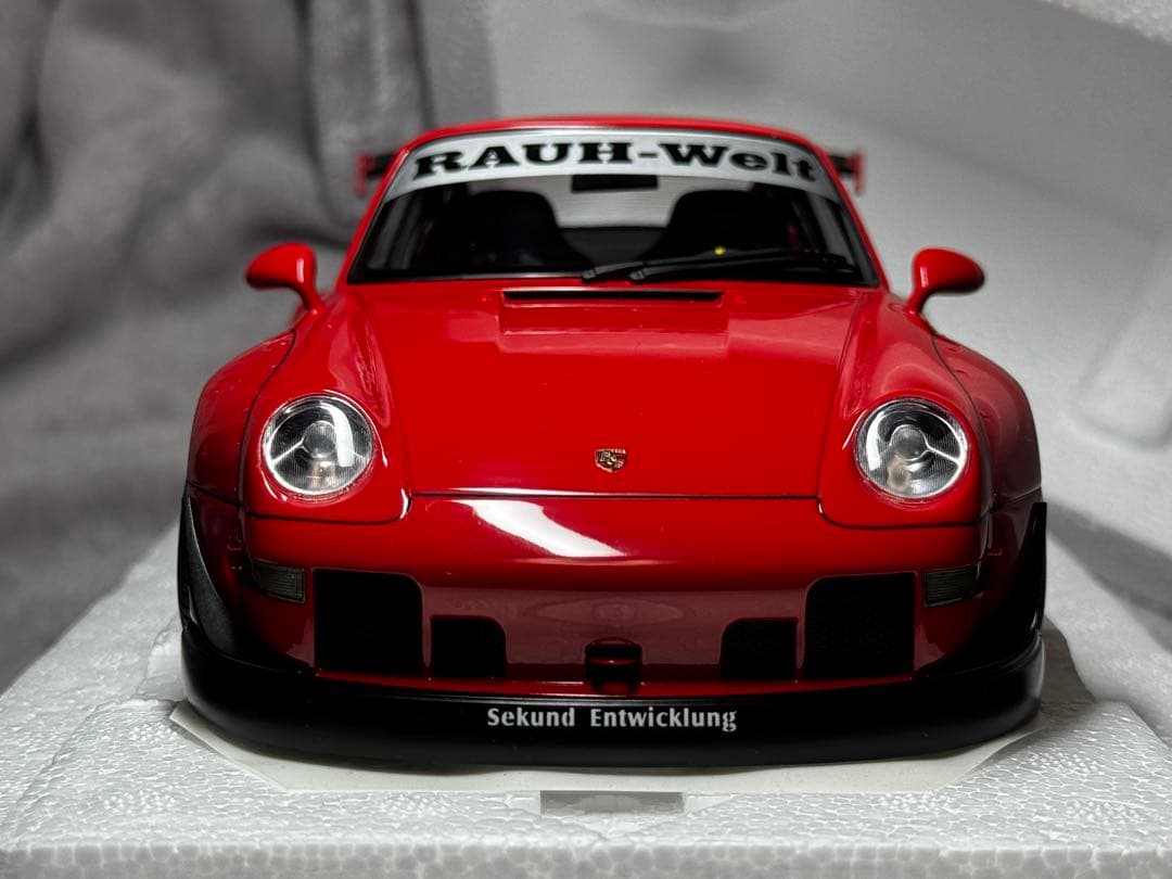 RWB 993 レッド/ガンメタル 1/18