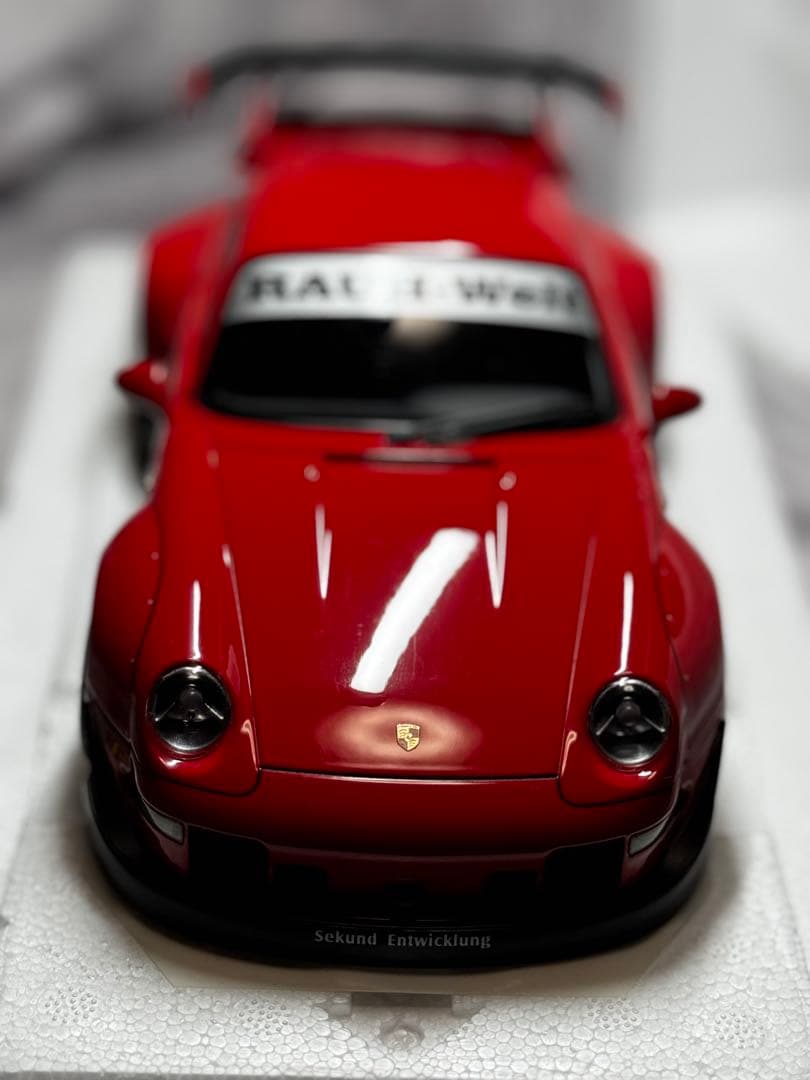 RWB 993 レッド/ガンメタル 1/18