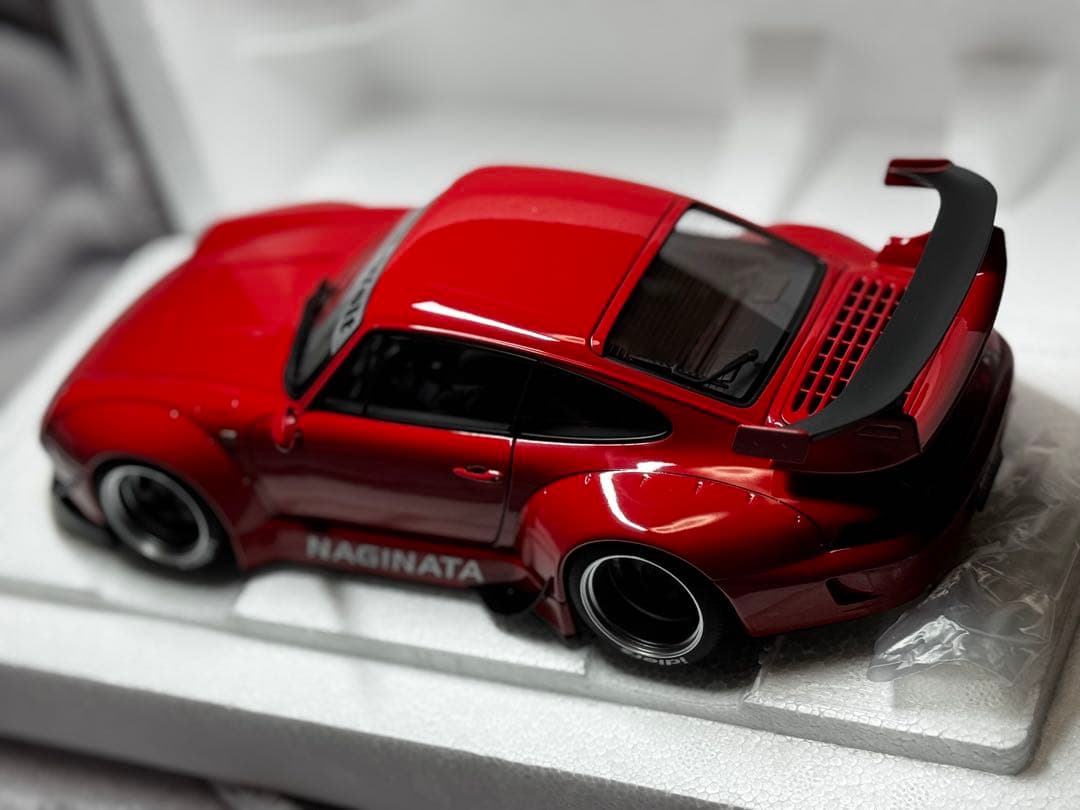 RWB 993 レッド/ガンメタル 1/18