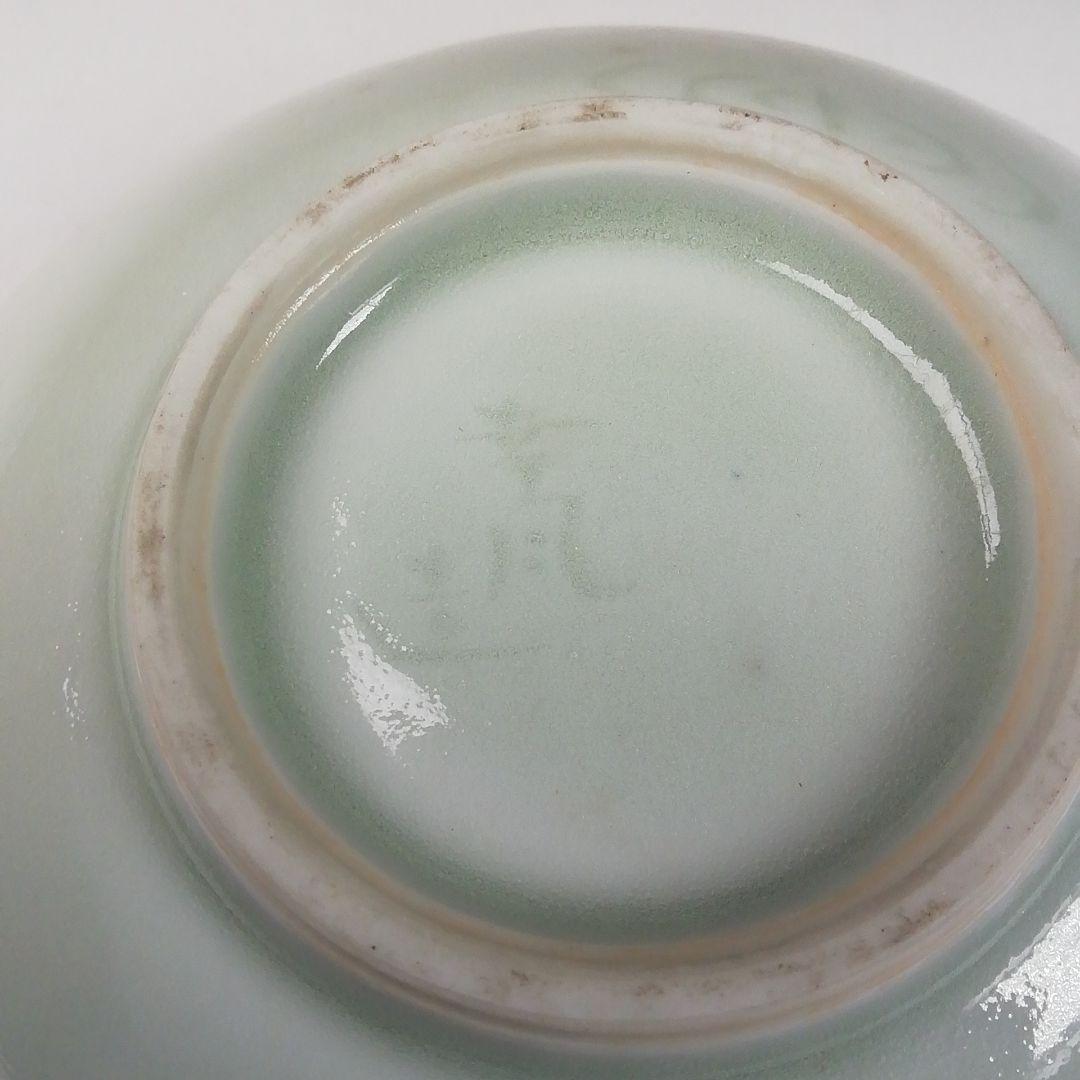 Ｔ１６９　茶碗　『淡青磁　蜻蛉彫』『平茶碗』『曽根幸風』　共箱　抹茶碗　茶道具