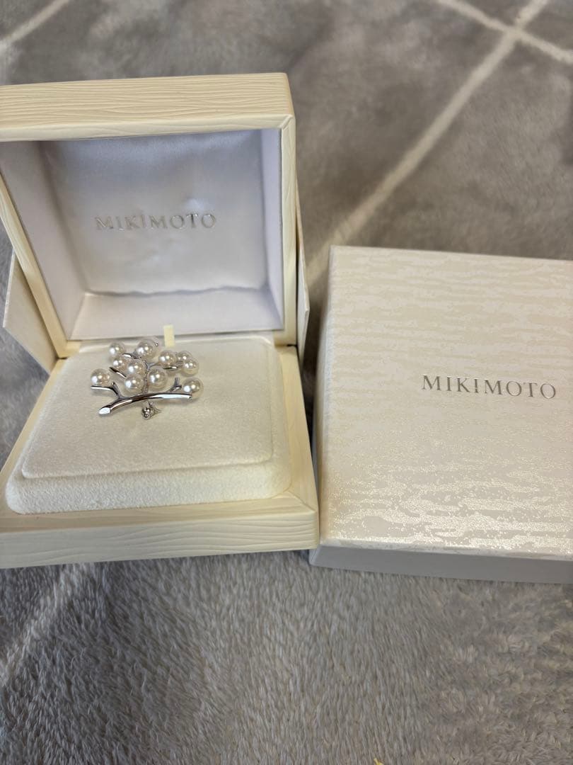 Mikimoto パール付きブローチ 専用ケース付き 〜幸福の木〜